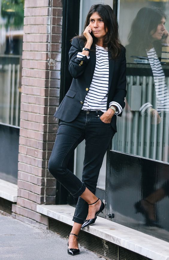 Black Blazer, Striped Tee, and Jeans for Parisian Chic Black Blazer, Striped Tee, and Jeans for Parisian Chic — Trendy Parisian Style