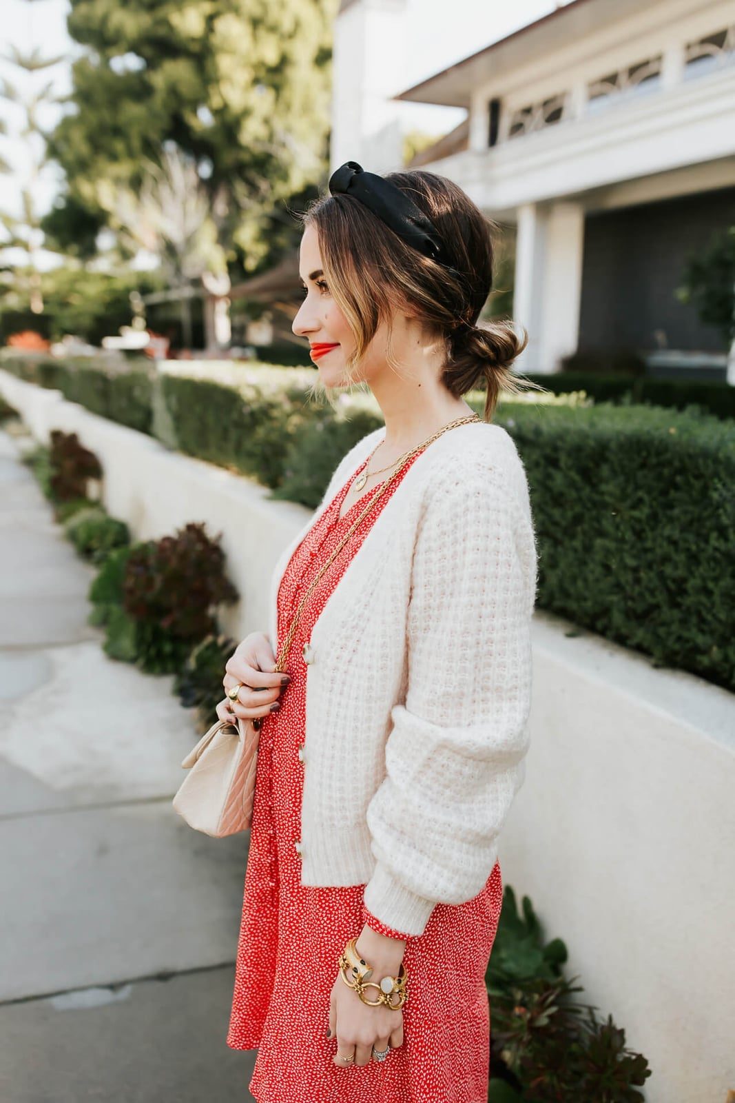 Red Polka Dot Dress with Cream Cardigan for Casual Style Red Polka Dot Dress with Cream Cardigan for Casual Style — Trendy Parisian Style