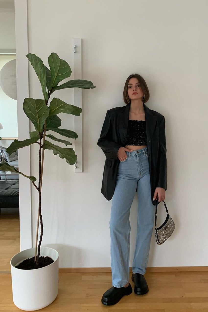 Oversized Blazer Over Sequin Top and Jeans for a Casual Party Oversized Blazer Over Sequin Top and Jeans for a Casual Party — Trendy Party Outfits