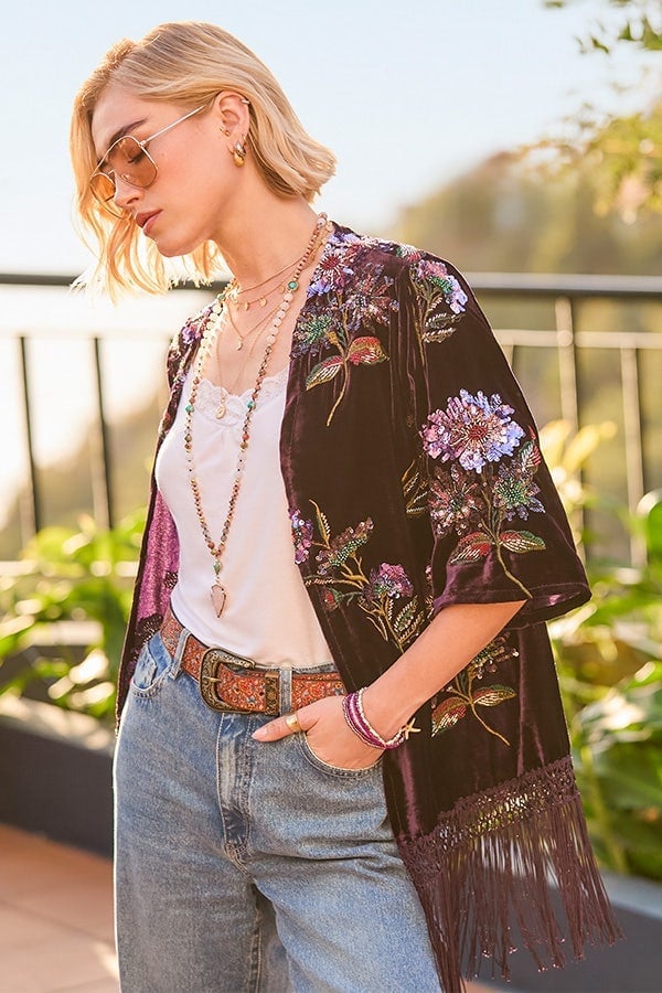 Velvet Kimono Jacket Over Camisole and Jeans for a Boho Party Velvet Kimono Jacket Over Camisole and Jeans for a Boho Party — Trendy Party Outfits