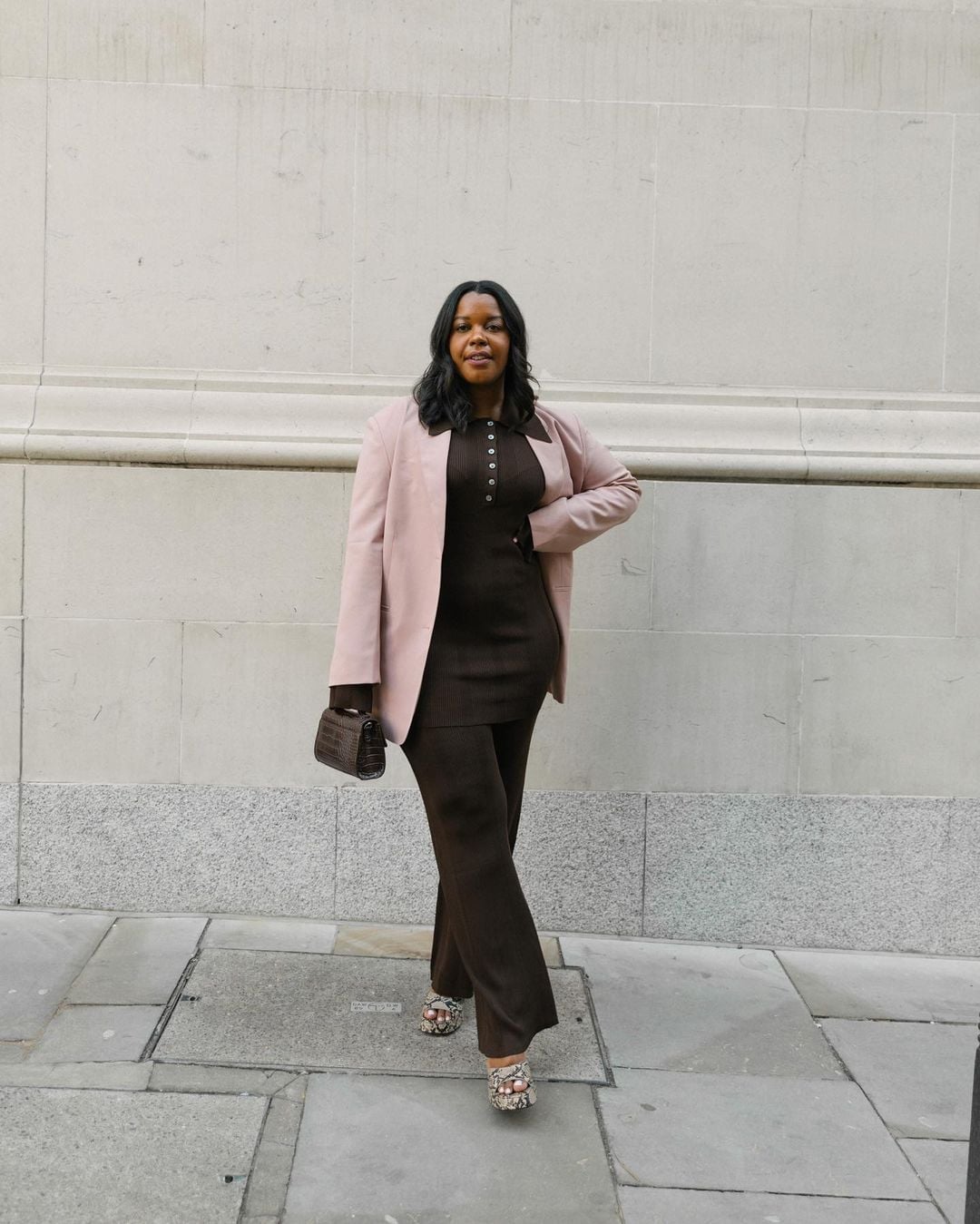 Fitted Knit Dress with Oversized Pink Blazer and Pointed Toe Heels — Trendy Photo Outfit