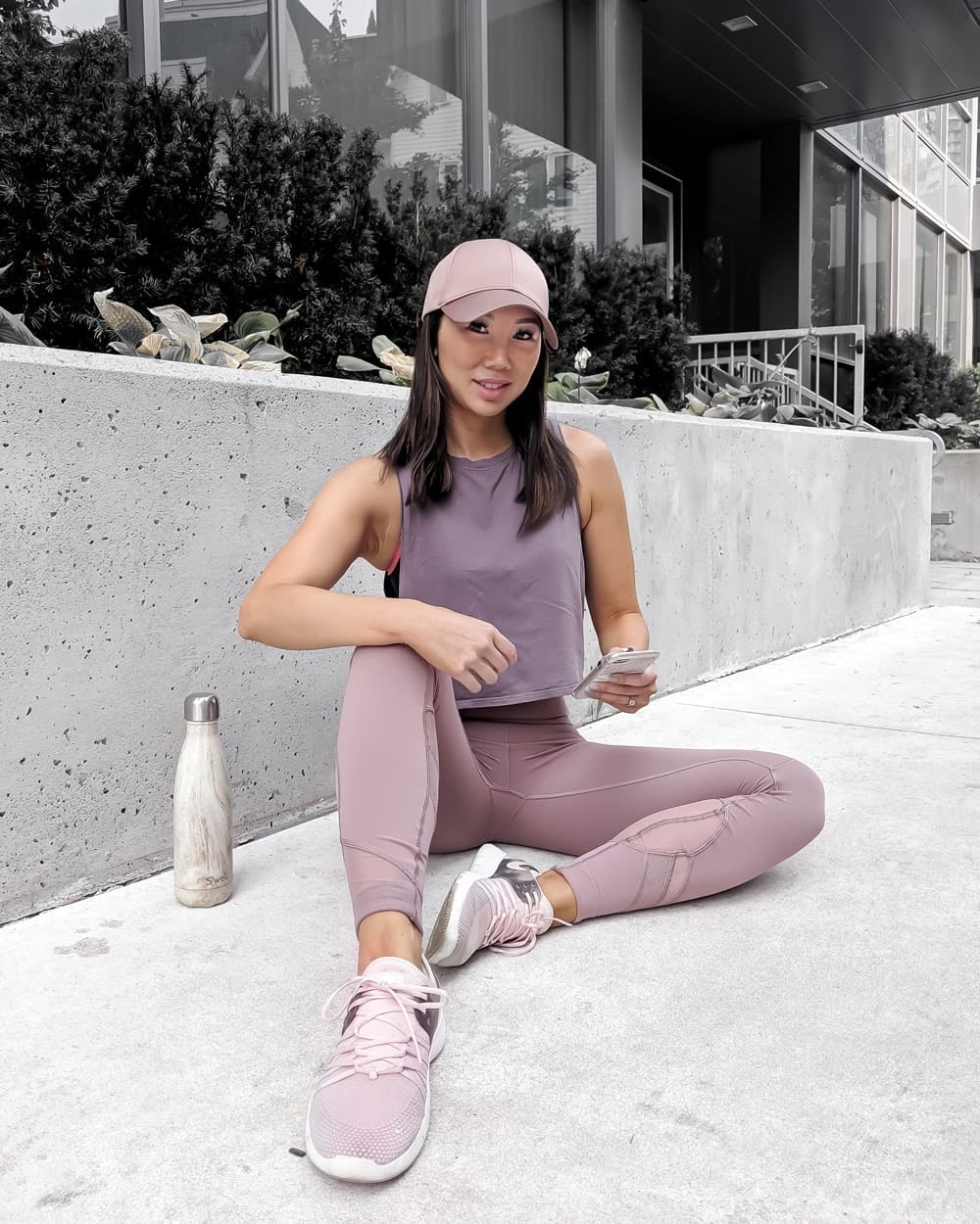 Pink Leggings With Mesh Panels and Mauve Crop Top, Close-Up Take Pink Leggings With Mesh Panels and Mauve Crop Top, Close-Up Take — Trendy Pink Leggings Outfit