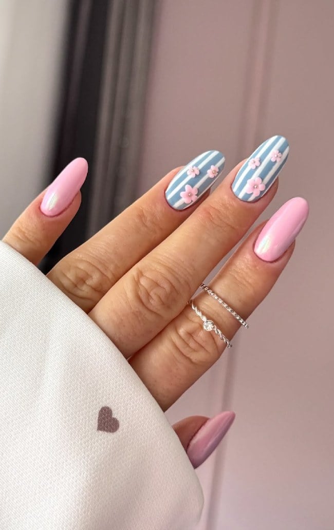 Light Pink Pearl Shimmer Nails With 3D Flowers — Trendy Pink Nails