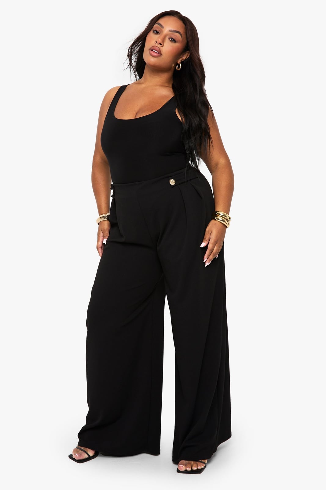 Monochromatic Black Wide Leg Trousers Ensemble — Trendy Plus Size Outfits