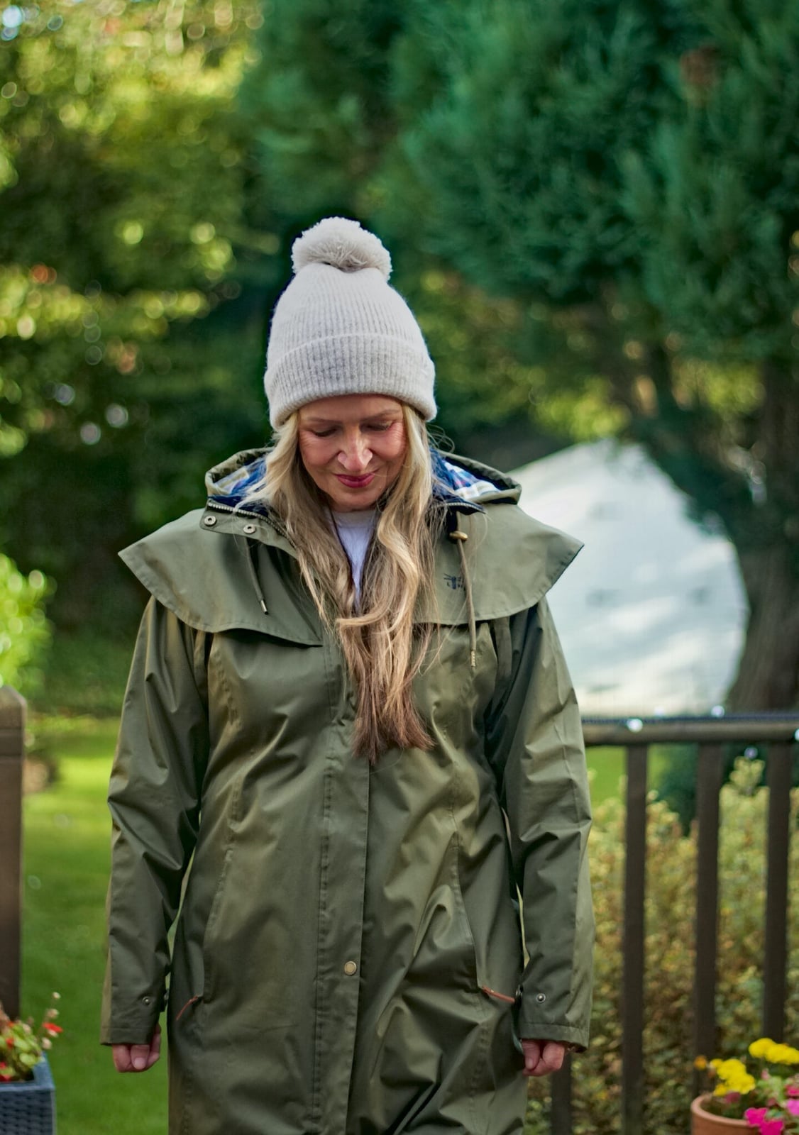Olive Green Rain Jacket With Large Collar — Trendy Rain Jacket Outfits