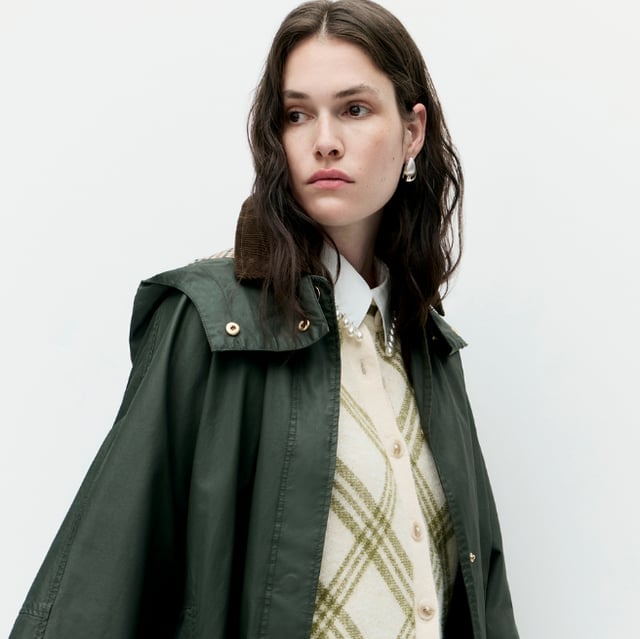 Dark Green Waxed Cotton Jacket — Trendy Rain Jacket Outfits