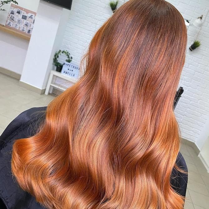Copper Base With Seamless Strawberry Blonde Highlights, Mid-Back — Trendy Red Hair with Highlights