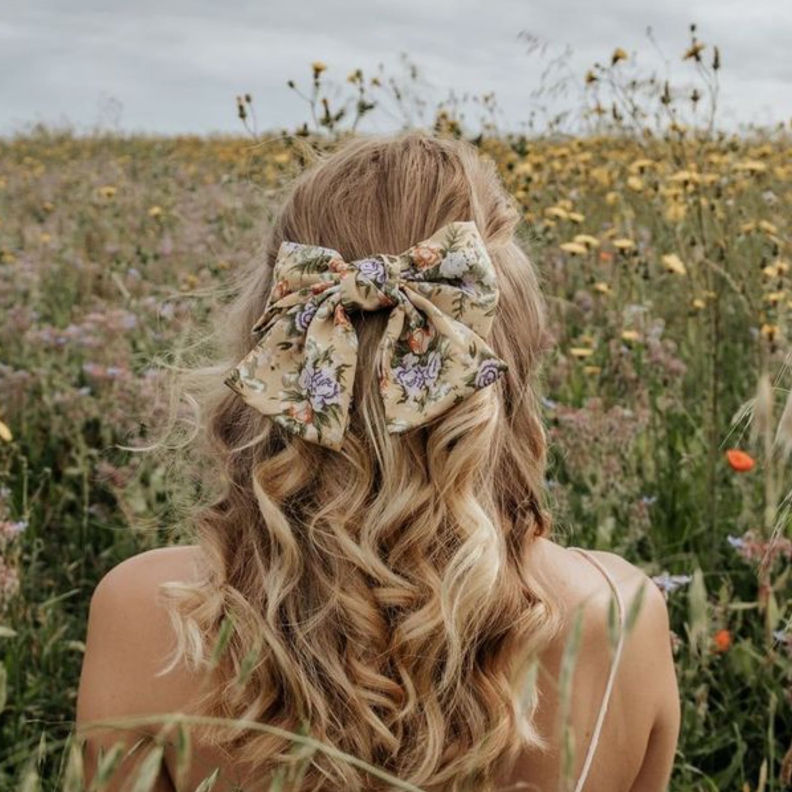 Shoulder Length Honey Blonde Half-Up With Floral Bow — Trendy Ribbon Hair