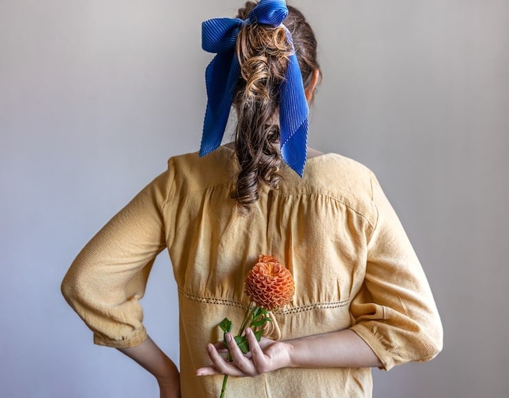 Mid-Back Dark Brown Ponytail With Blue Bow — Trendy Ribbon Hair