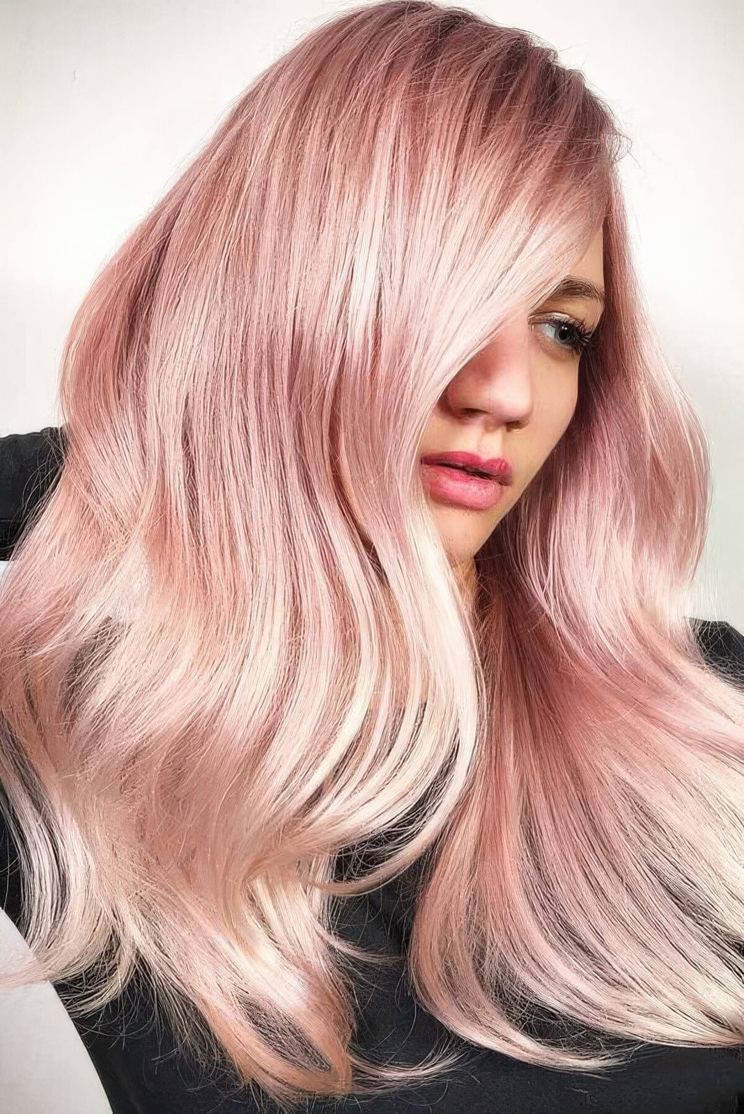 Fine Wavy Mid-Back With Rose Gold Highlights Fine Wavy Mid-Back With Rose Gold Highlights — Trendy Rose Gold Hair