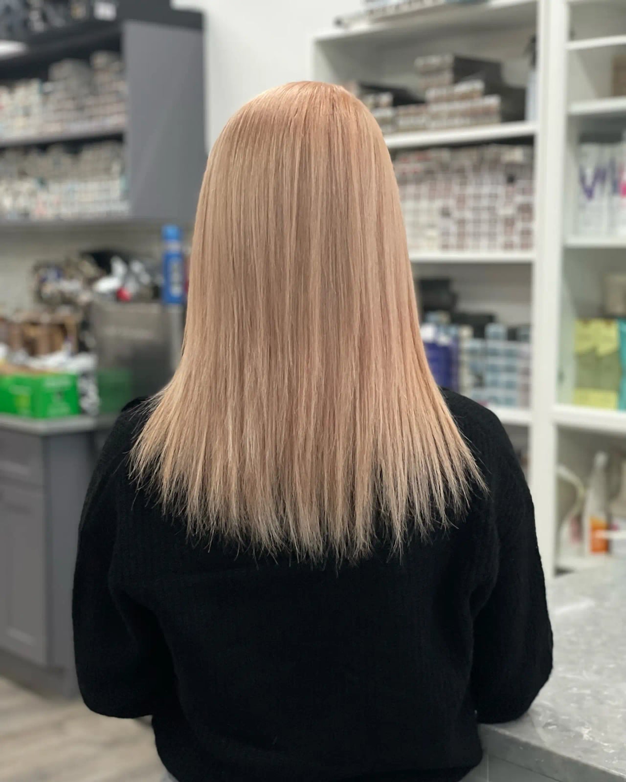 Collarbone Blunt Lob In Rose Gold Collarbone Blunt Lob In Rose Gold — Trendy Rose Gold Hair