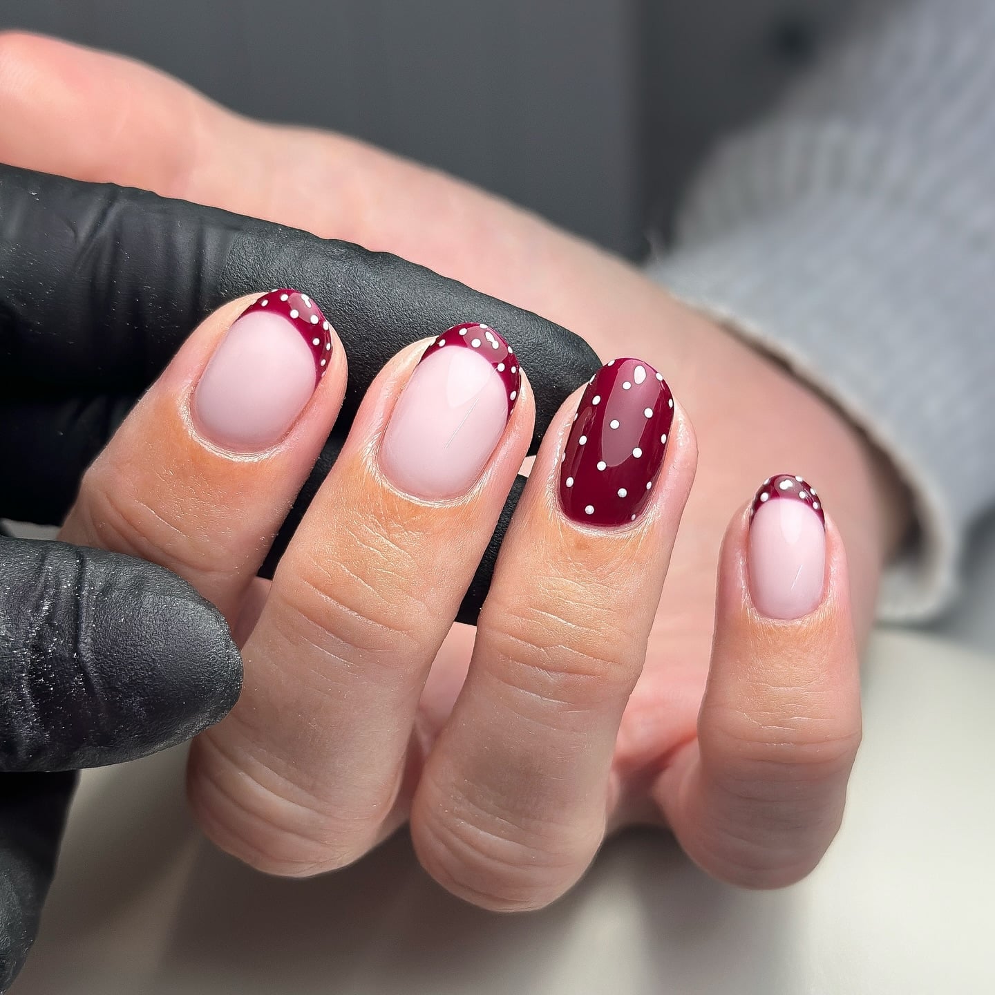 Burgundy French Tip With White Polka Dots Short Round Nails Burgundy French Tip With White Polka Dots Short Round Nails — Trendy Round Nails