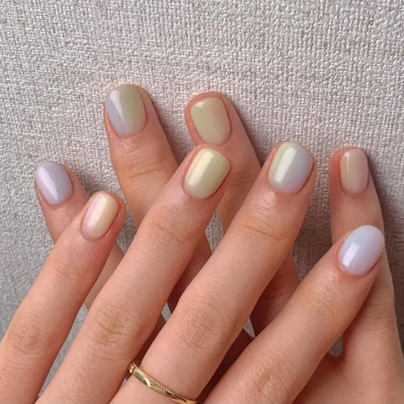 Sheer Nude Red Dot Short Round Nails Sheer Nude Red Dot Short Round Nails — Trendy Round Nails