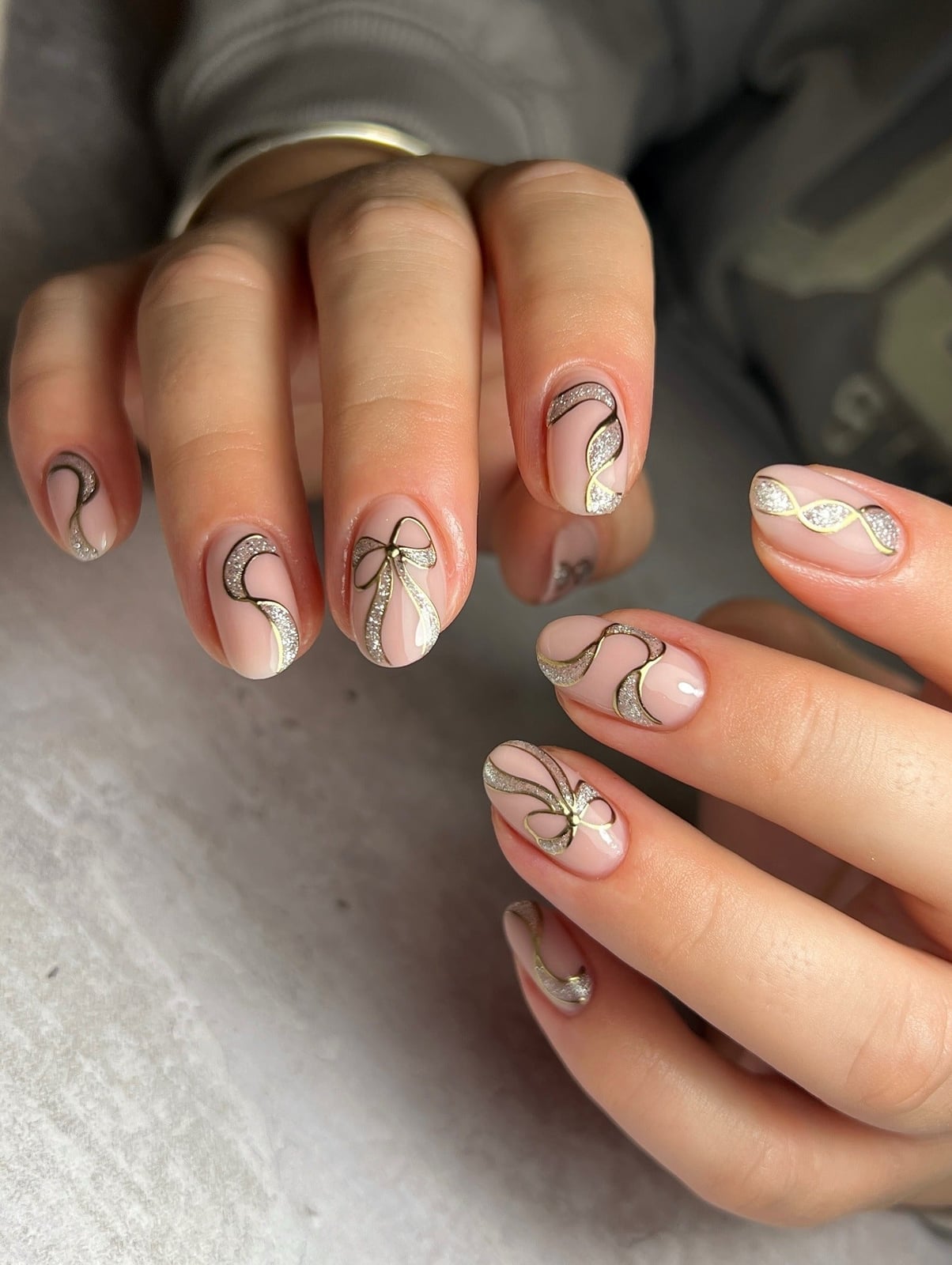 Pale Pink Gold Star Dot Short Round Nails Pale Pink Gold Star Dot Short Round Nails — Trendy Round Nails