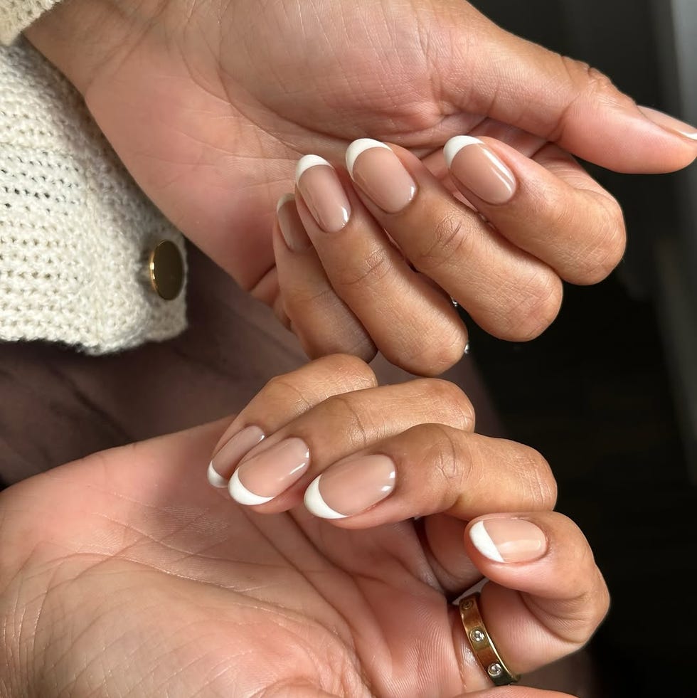 Medium Round Tortoiseshell French Tip Nails Medium Round Tortoiseshell French Tip Nails — Trendy Round Nails