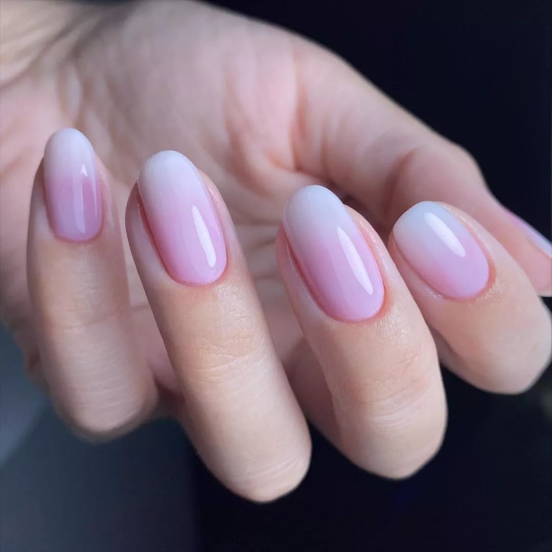 Pale Pink To White Ombre Short Round Nails Pale Pink To White Ombre Short Round Nails — Trendy Round Nails
