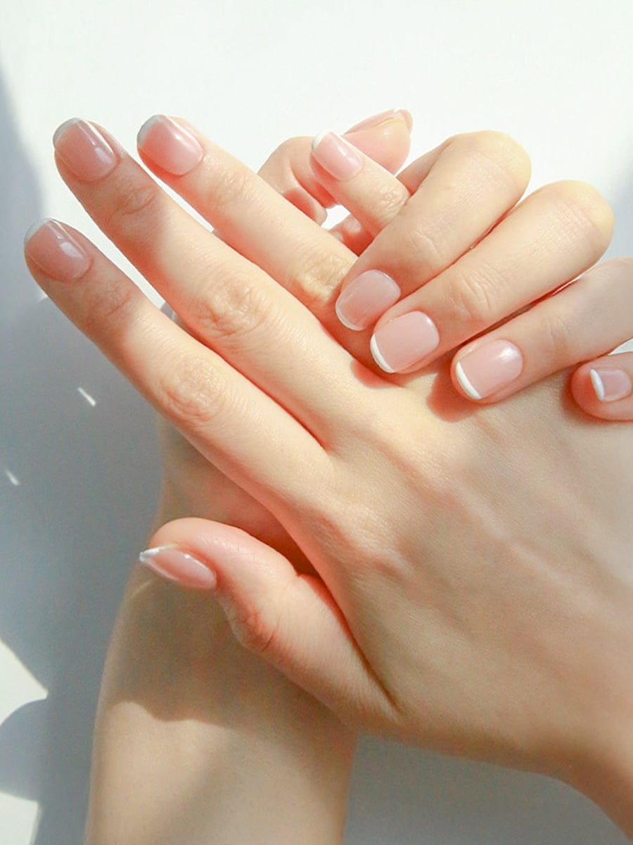 Classic French Tip Short Round Nails Classic French Tip Short Round Nails — Trendy Round Nails