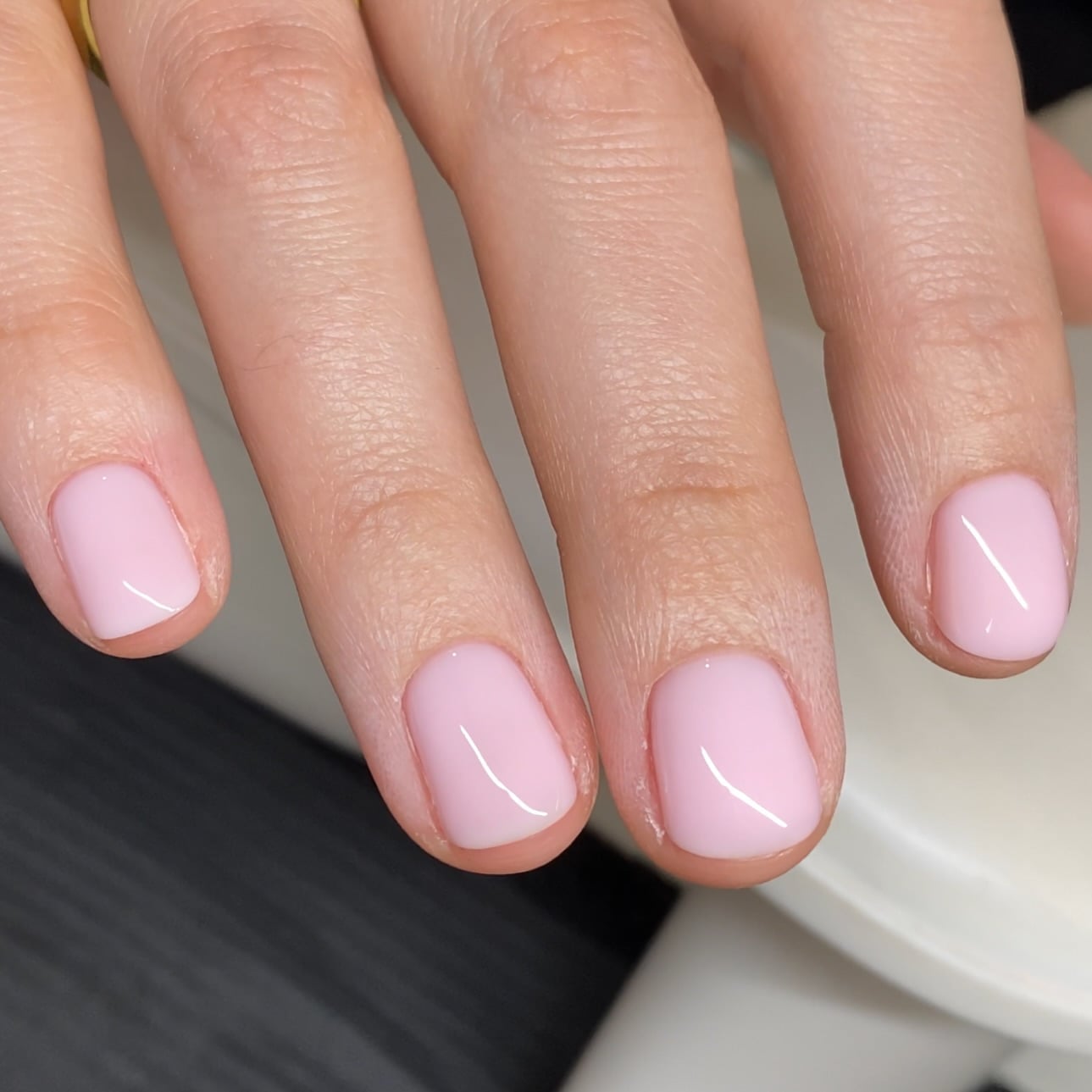 Light Pink Glossy Short Round Nails Light Pink Glossy Short Round Nails — Trendy Round Nails
