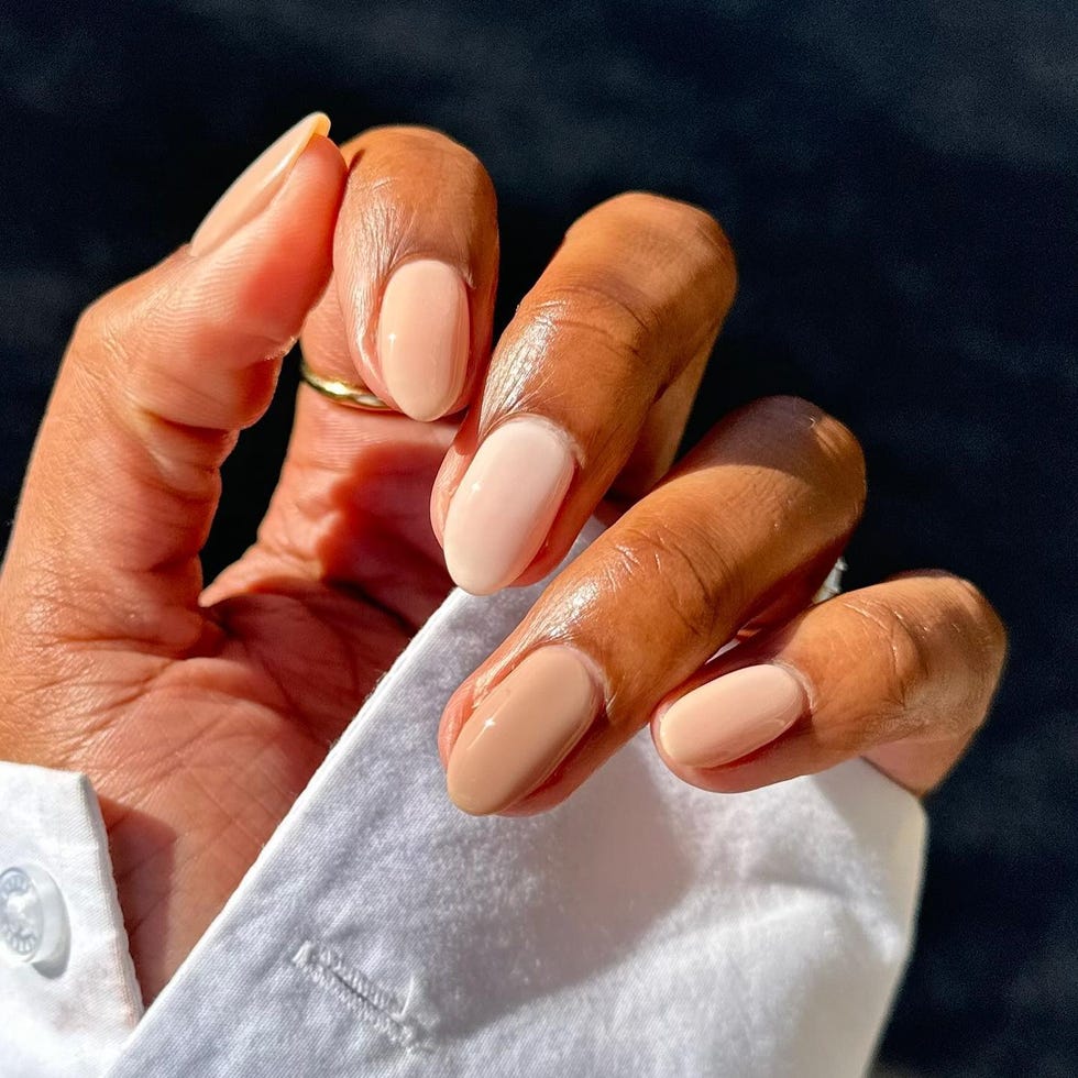 Soft Neutral Two-Tone Short Round Nails Soft Neutral Two-Tone Short Round Nails — Trendy Round Nails