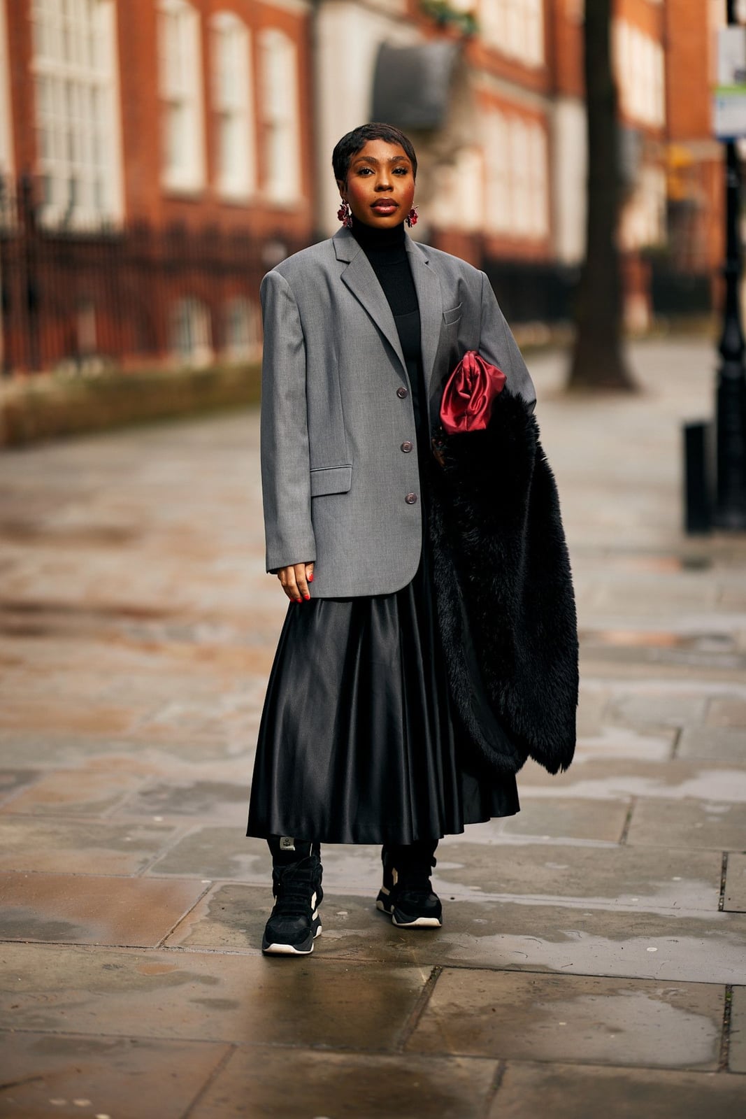 Black Pleated Midi Skirt With Grey Blazer Black Pleated Midi Skirt With Grey Blazer — Trendy Satin Skirt Outfits