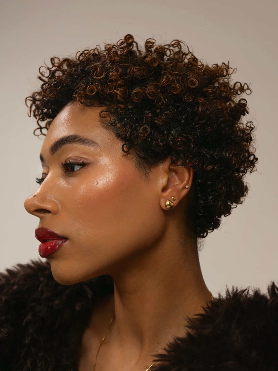Textured Pixie With Framing Bangs and A Side Parting Textured Pixie With Framing Bangs and A Side Parting — Trendy Short Natural Hairstyles