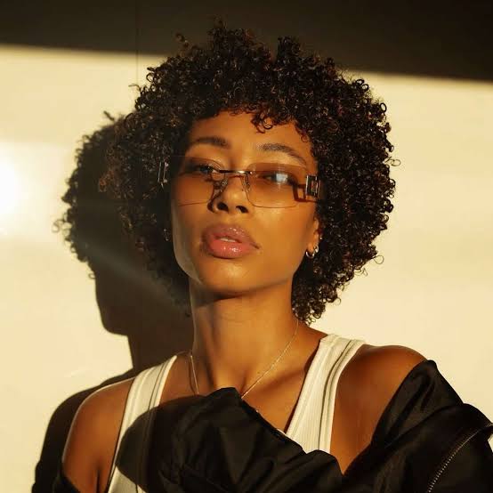 Collarbone Lob With Textured Volume Collarbone Lob With Textured Volume — Trendy Short Natural Hairstyles