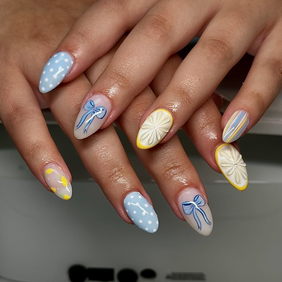 Nude Green Gradient Star Charm Nails — Trendy Short Oval Nails