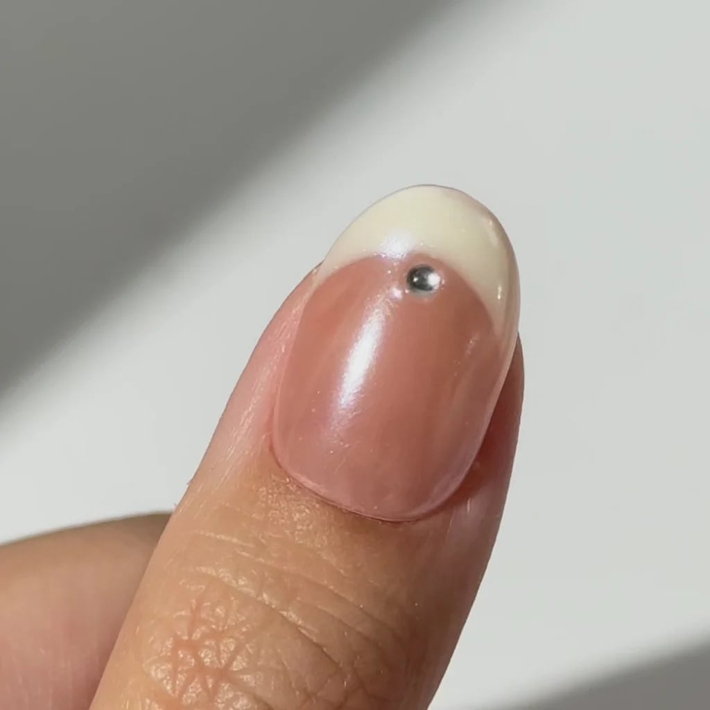 Beige Rhinestone French Short Oval Nails — Trendy Short Oval Nails