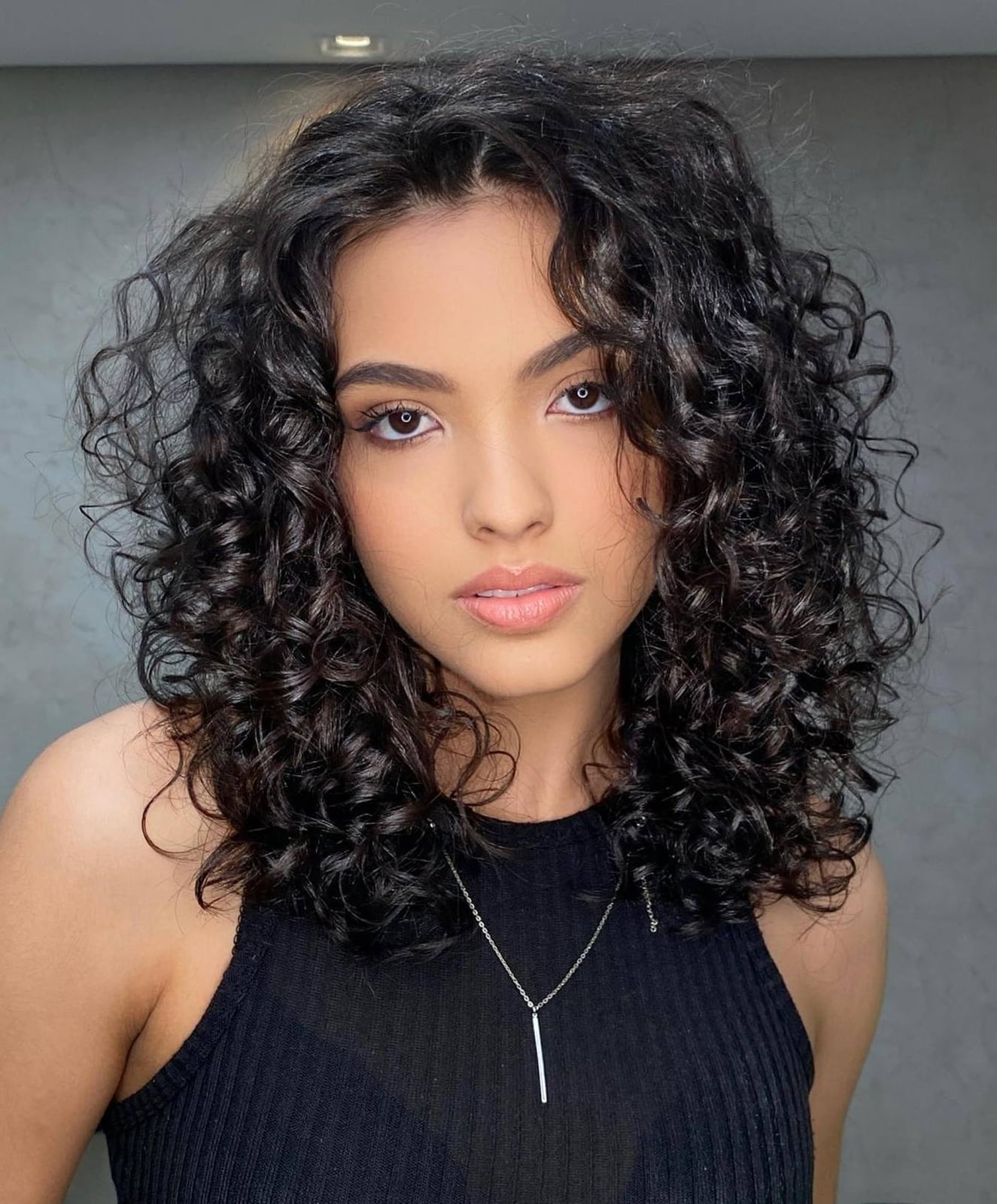 Collarbone Shaggy Layers With Side Part — Trendy Shoulder Length Curly Hair