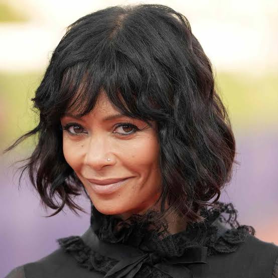 Layered Wavy Medium Curly Hair — Trendy Shoulder Length Curly Hair