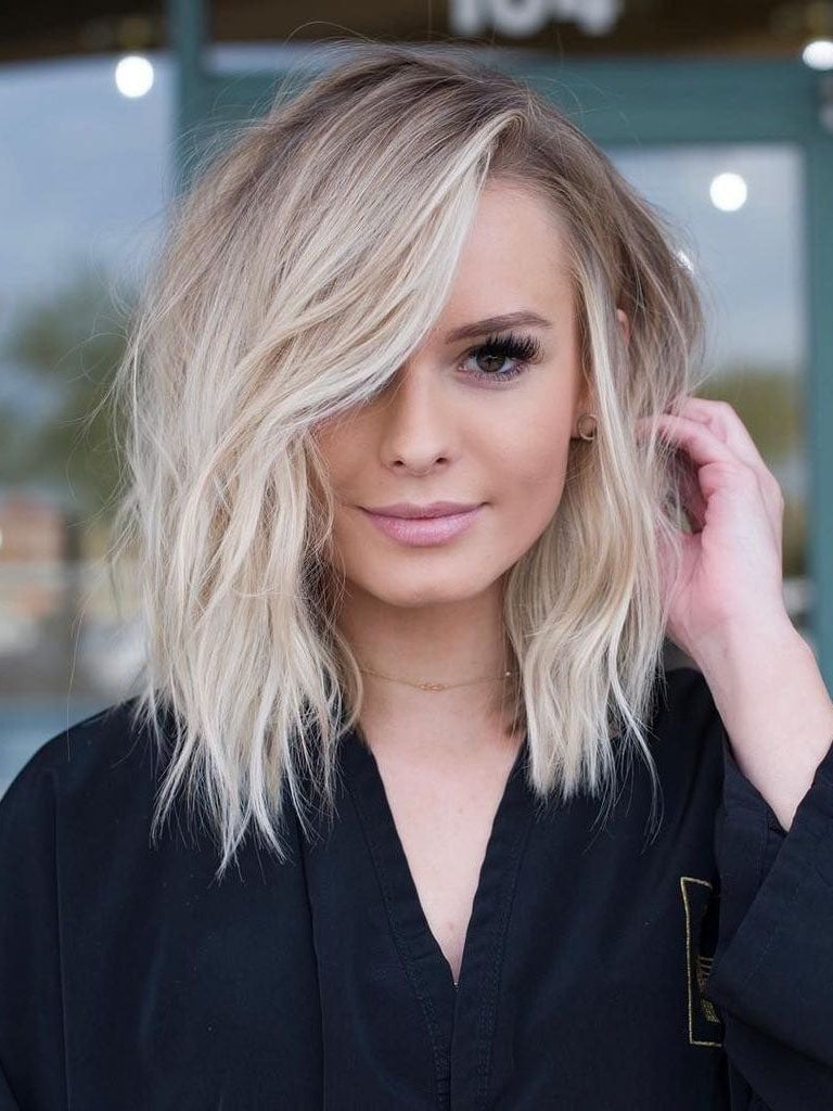 Collarbone Ash Blonde Lob With Curtain Bangs Collarbone Ash Blonde Lob With Curtain Bangs — Trendy Side Part Wig