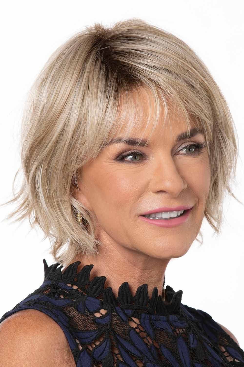 Chin Length Blonde Bob With Short Fringe and Waves Chin Length Blonde Bob With Short Fringe and Waves — Trendy Side Part Wig