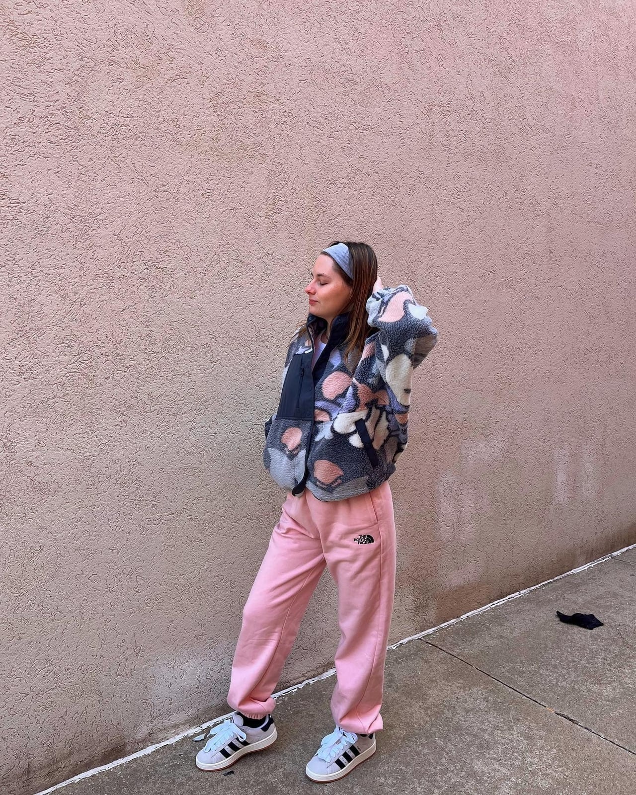 Printed Fleece Jacket Adds Color to Pink Sweatpants Printed Fleece Jacket Adds Color to Pink Sweatpants — Trendy Sweatpants Outfits