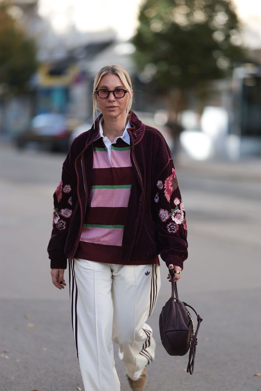 Velvet Jacket and Loafers with Striped Sweatpants and Burgundy Handbag Velvet Jacket and Loafers with Striped Sweatpants and Burgundy Handbag — Trendy Sweatpants Outfits