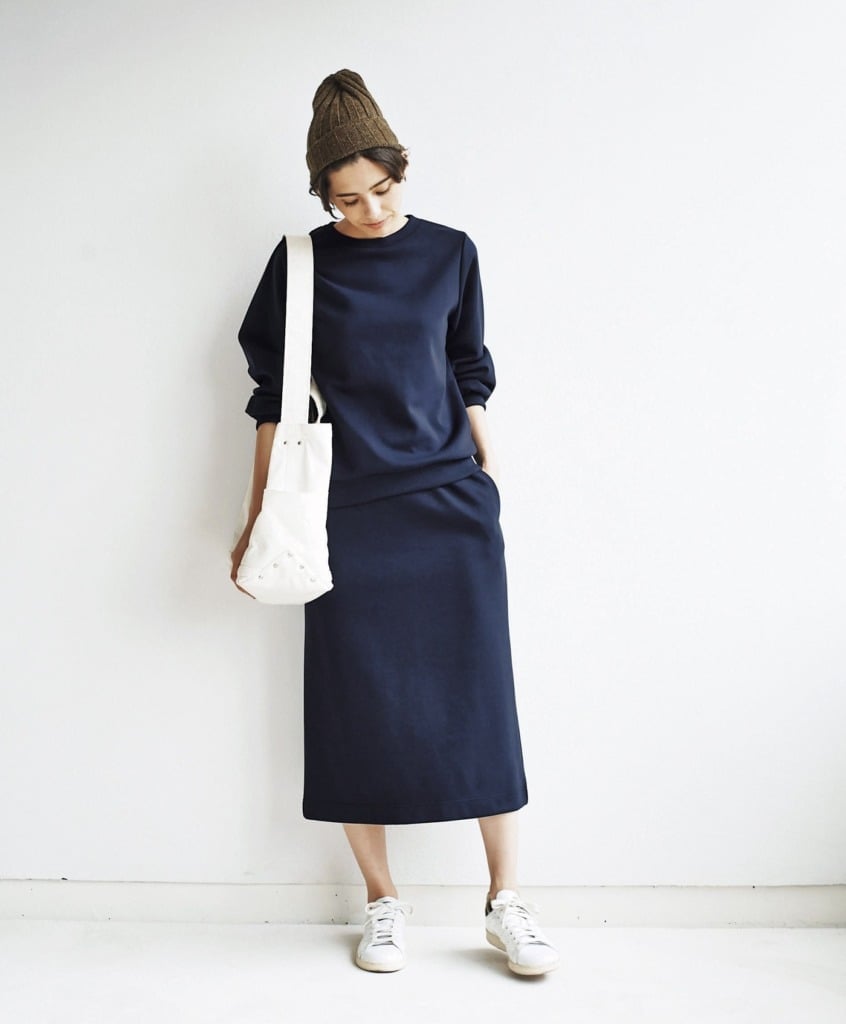 Navy Sweatshirt and Skirt Set with Beanie — Trendy Sweatshirt Outfits Women