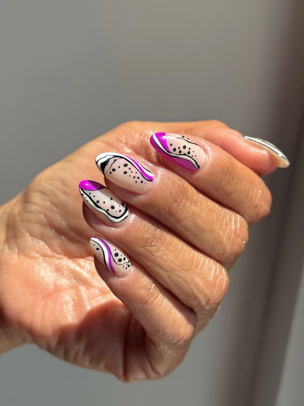Abstract Swirls Dots and Lines on Oval — Trendy Swirl Nails
