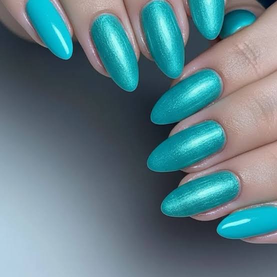 Vibrant Metallic Turquoise Shimmer Almond Nails Vibrant Metallic Turquoise Shimmer Almond Nails — Trendy Turquoise Nails