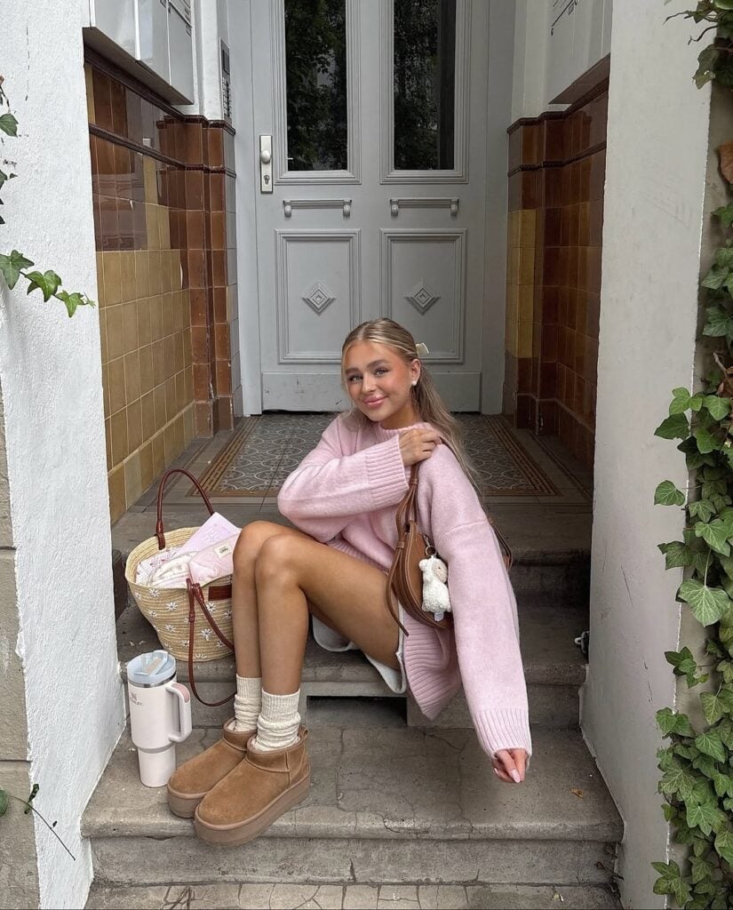 Oversized Pink Sweater and Shorts with Ugg Boots — Trendy Uggs Outfits