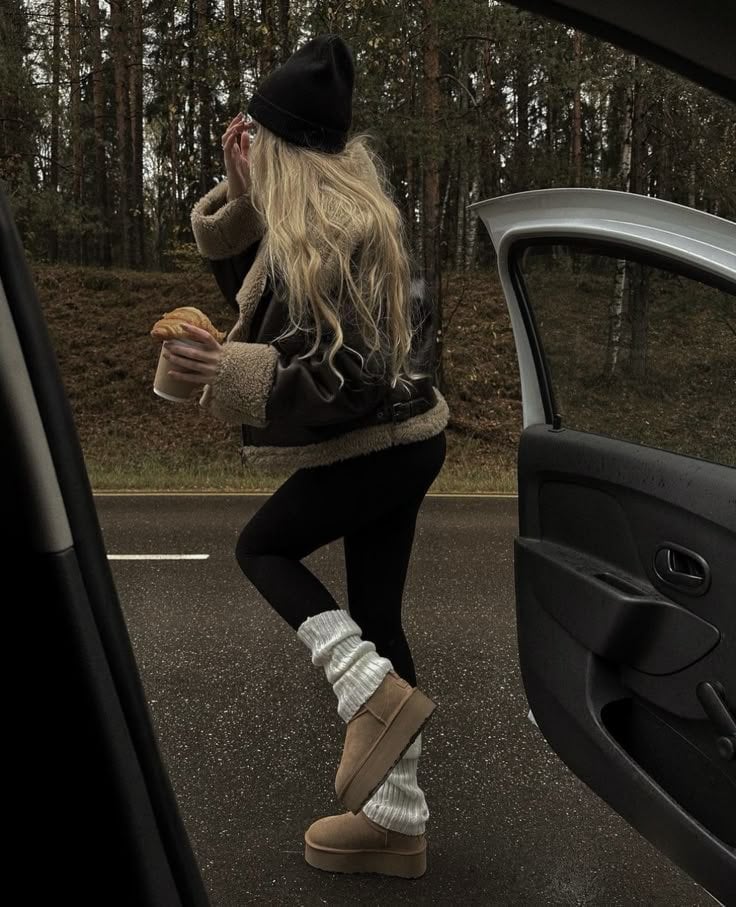 Shearling Jacket and Leggings with Tan Platform Boots — Trendy Uggs Outfits
