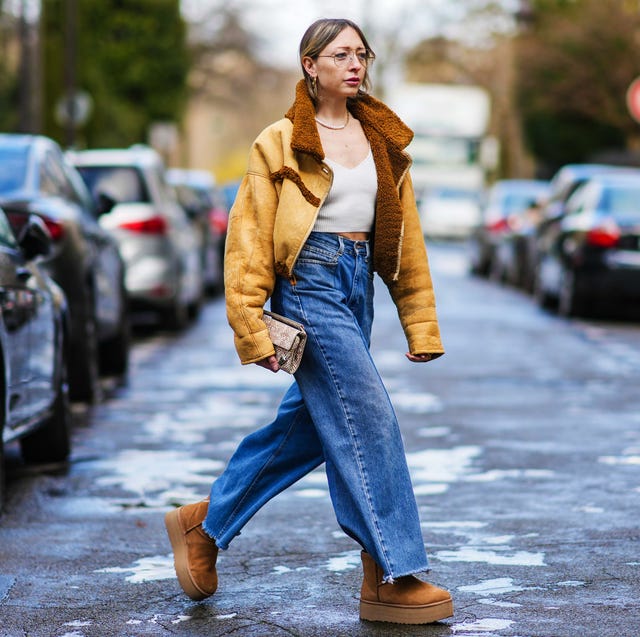 Shearling Jacket and Wide-Leg Jeans with Platform Uggs — Trendy Uggs Outfits
