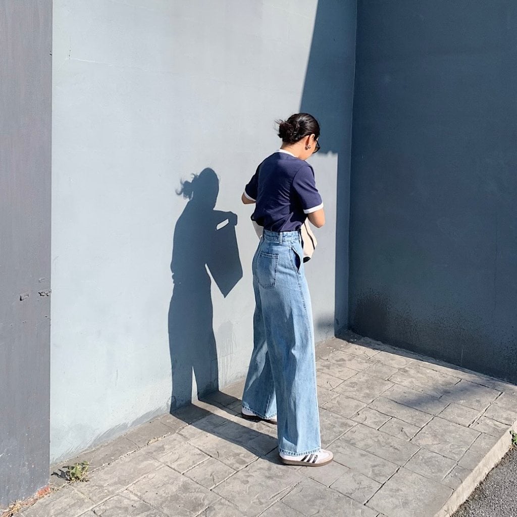 Grey T-Shirt with Maxi Denim Skirt — Trendy Uni Outfits