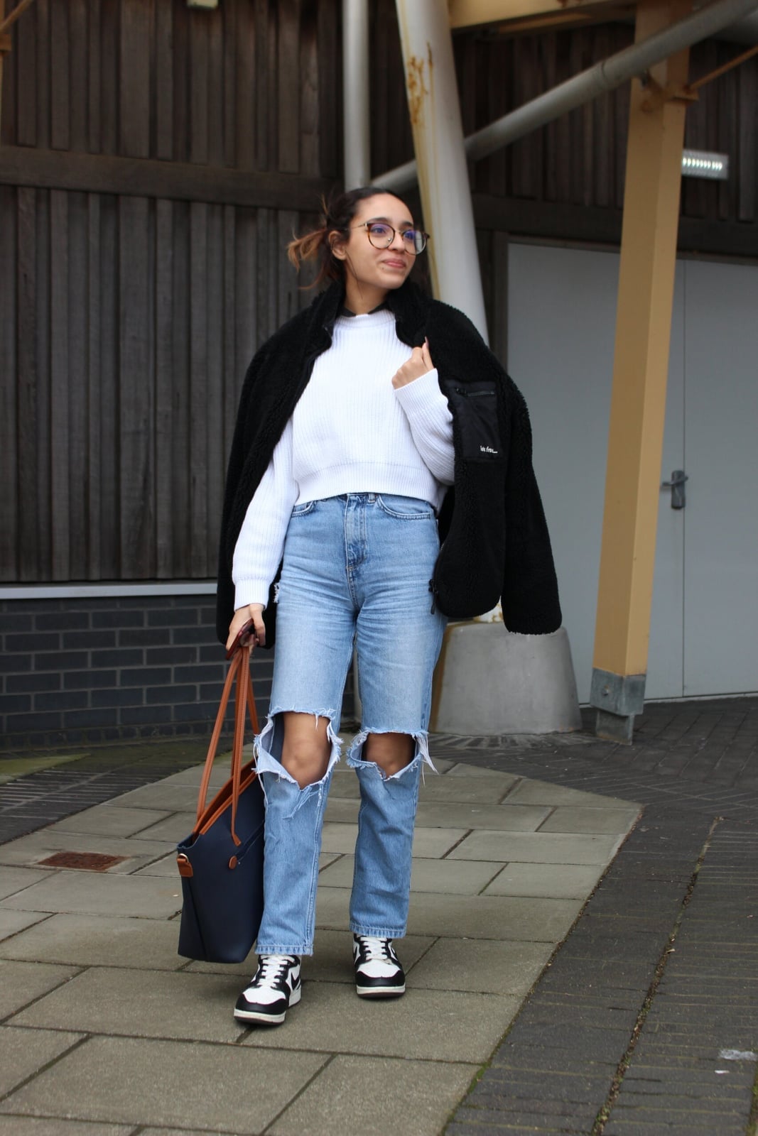 Teddy Fleece Jacket with Ripped Jeans — Trendy Uni Outfits