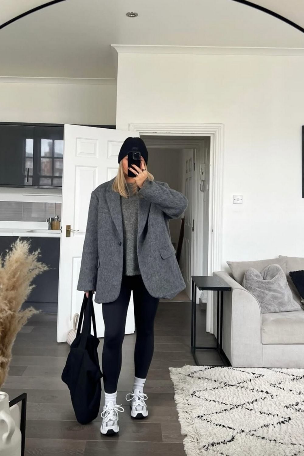 Grey Oversized Blazer and Knit Sweater with Leggings — Trendy Uni Outfits