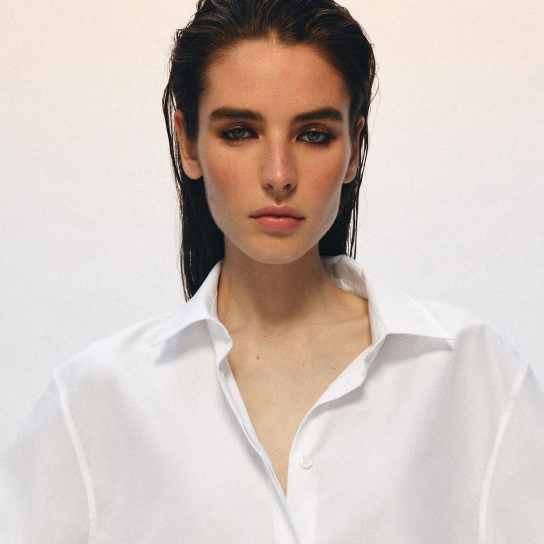 Oversized White Shirt With Dramatic Collar And Cuffs — Trendy White Shirt Outfits