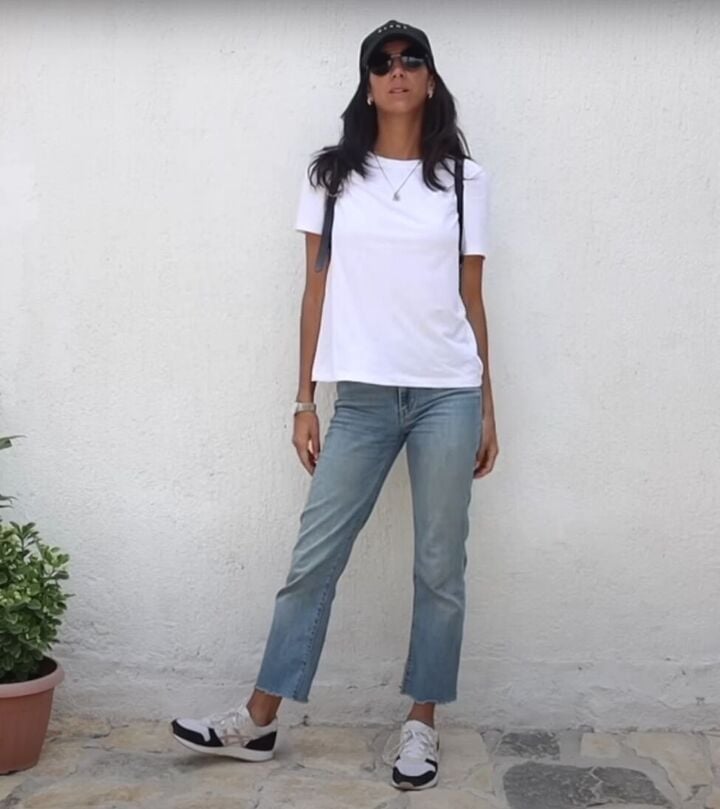 White Tee With Straight Leg Jeans And Backpack White Tee With Straight Leg Jeans And Backpack — Trendy White Tee Outfits