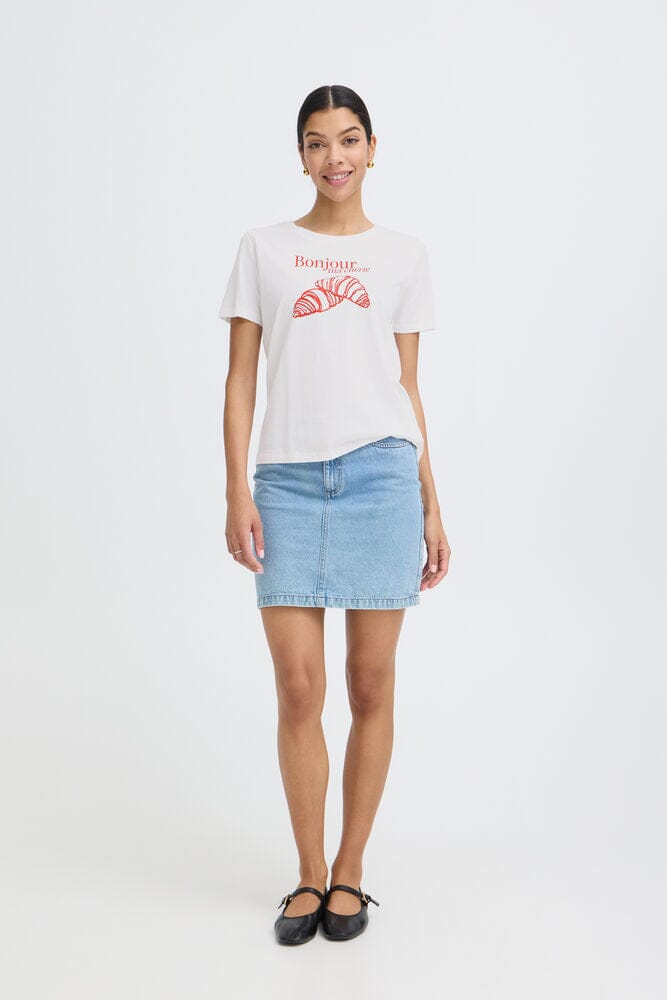 Graphic White Tee With Denim Mini Skirt Graphic White Tee With Denim Mini Skirt — Trendy White Tee Outfits