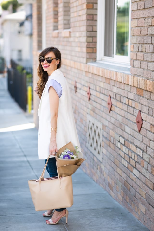 Long White Vest Over Blue Top and Skinny Jeans Long White Vest Over Blue Top and Skinny Jeans — Trendy White Vest Outfit