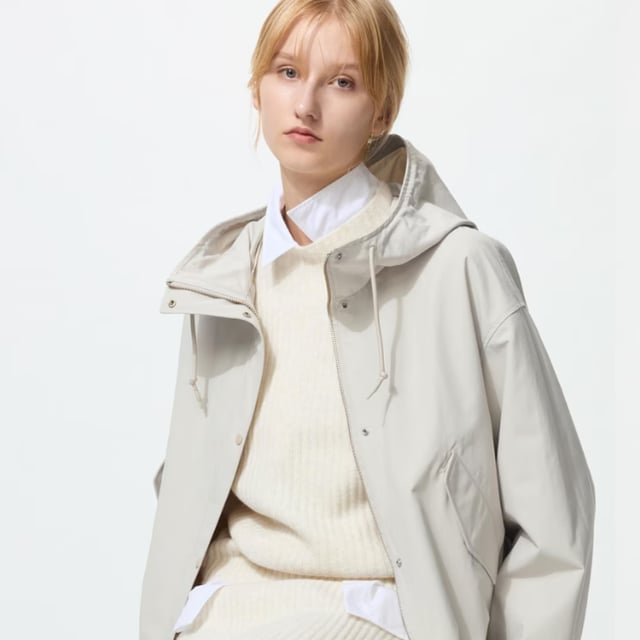 Light Grey Hooded Jacket Over Sweater And Shirt Light Grey Hooded Jacket Over Sweater And Shirt — Trendy Windbreaker Outfits