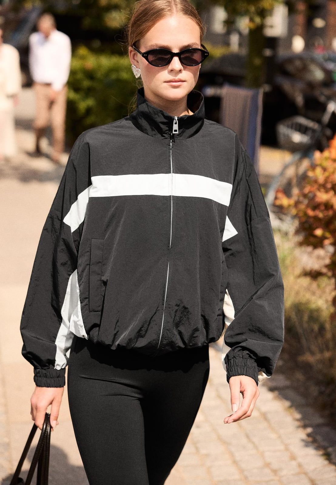 Cropped Jacket With Bold Stripe Detail Cropped Jacket With Bold Stripe Detail — Trendy Windbreaker Outfits