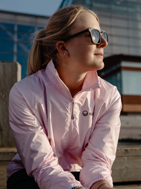 Light Pink Windbreaker Jacket With White Zipper Light Pink Windbreaker Jacket With White Zipper — Trendy Windbreaker Outfits